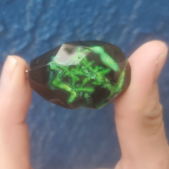 New Faceted Green & Black Fire Agate Pendant. - Picture 13 of 15